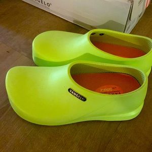 Vangelo kitchen clogs